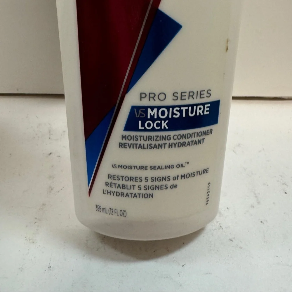 Vidal Sassoon Moisture Lock Conditioner 12 OZ